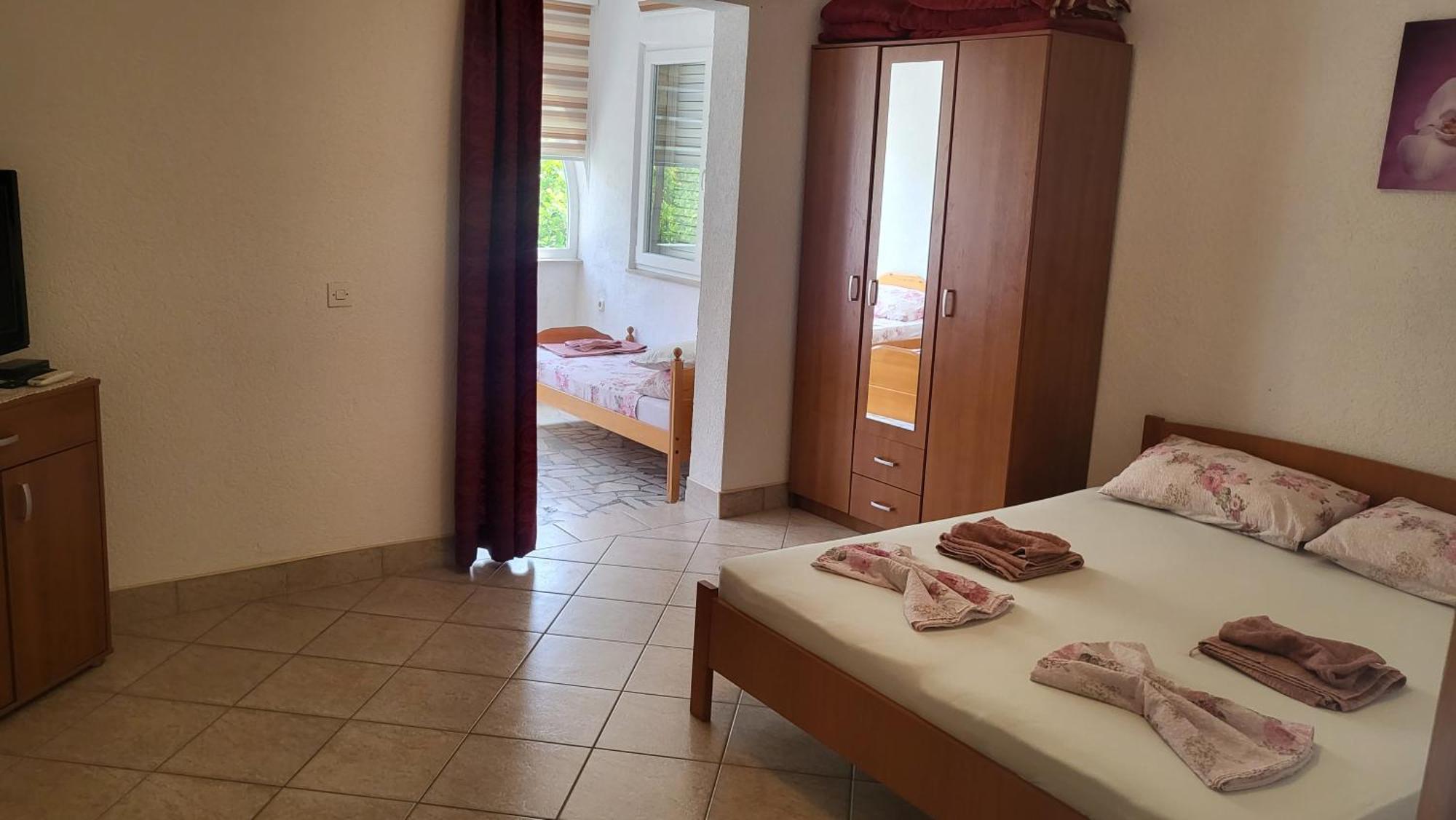 Apartments Alma Orebic Room photo